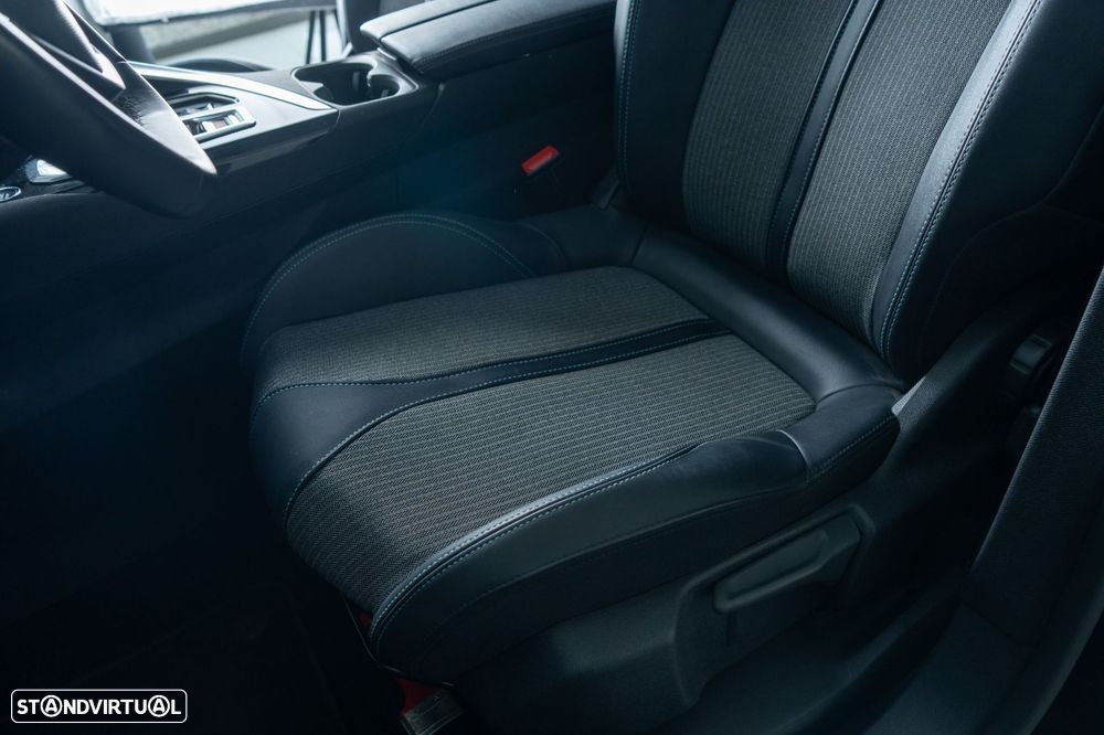 Peugeot 3008 1.2 PureTech Allure EAT8 - 22