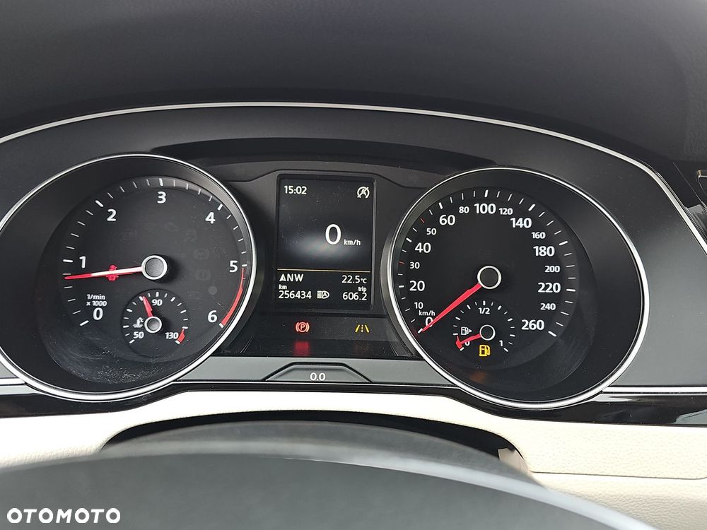 Volkswagen Passat 2.0 TDI BMT Highline - 37