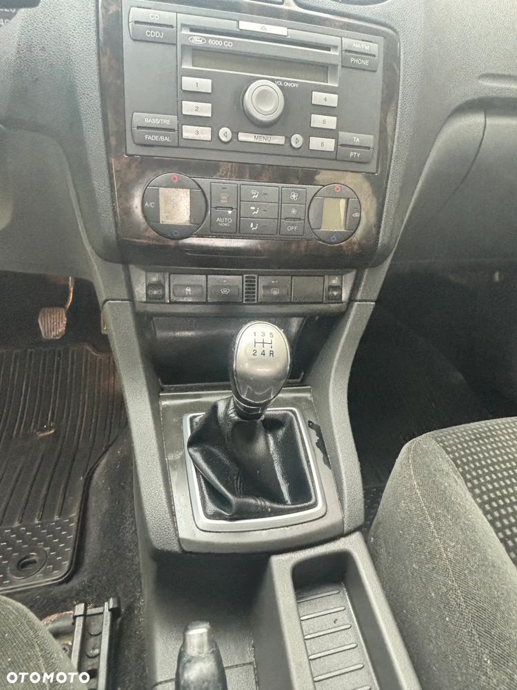 Ford Focus 1.6 TDCi DPF Ghia - 4