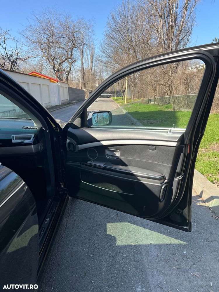 BMW Seria 7 740i A - 5