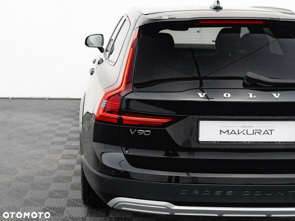 Volvo V90 Cross Country - 12