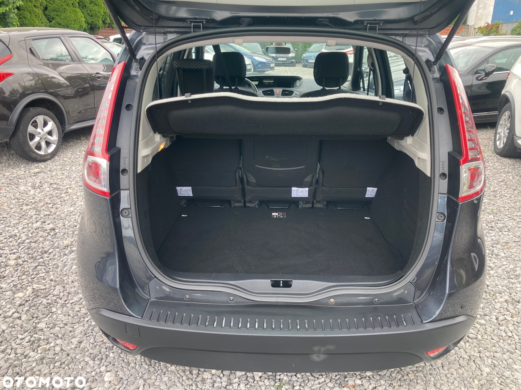 Renault Scenic 1.6 16V 110 Authentique - 10
