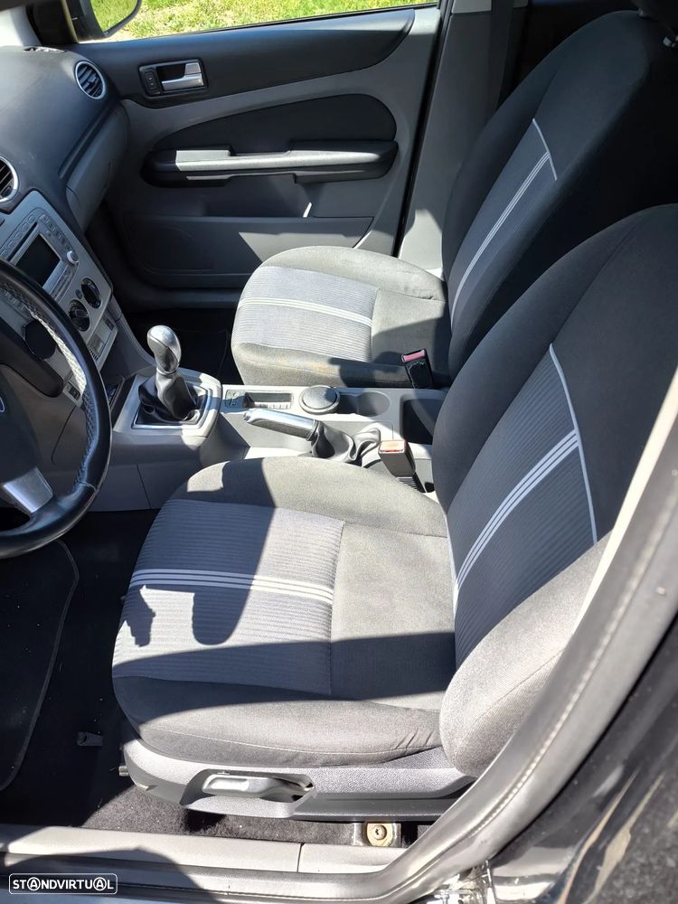 Ford Focus SW 1.6 TDCi DPF Titanium - 8