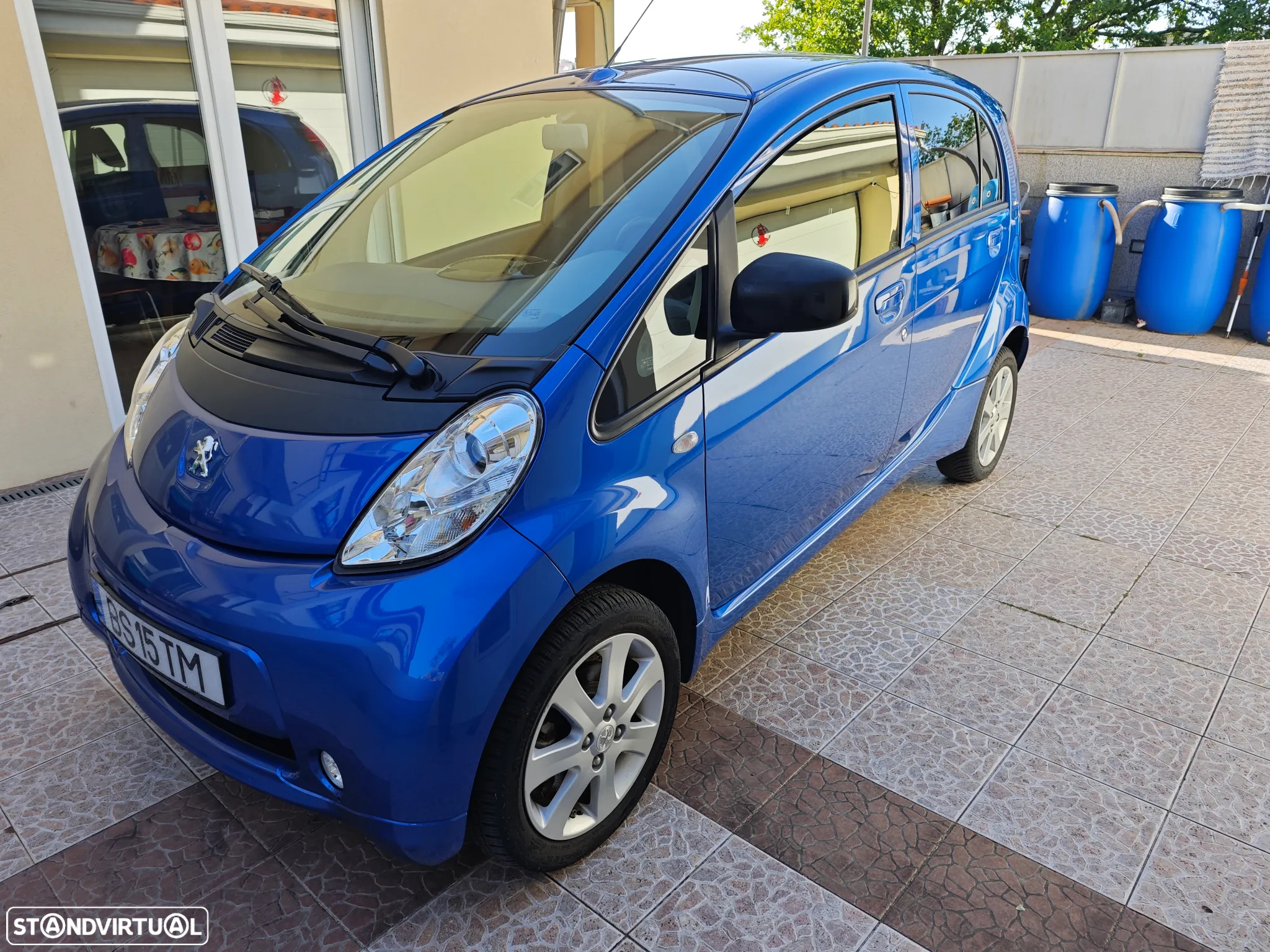 Peugeot iOn - 2