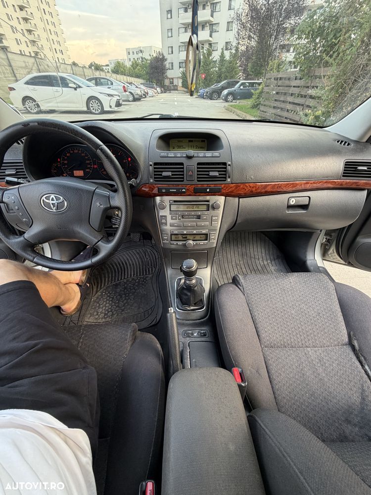 Toyota Avensis - 15