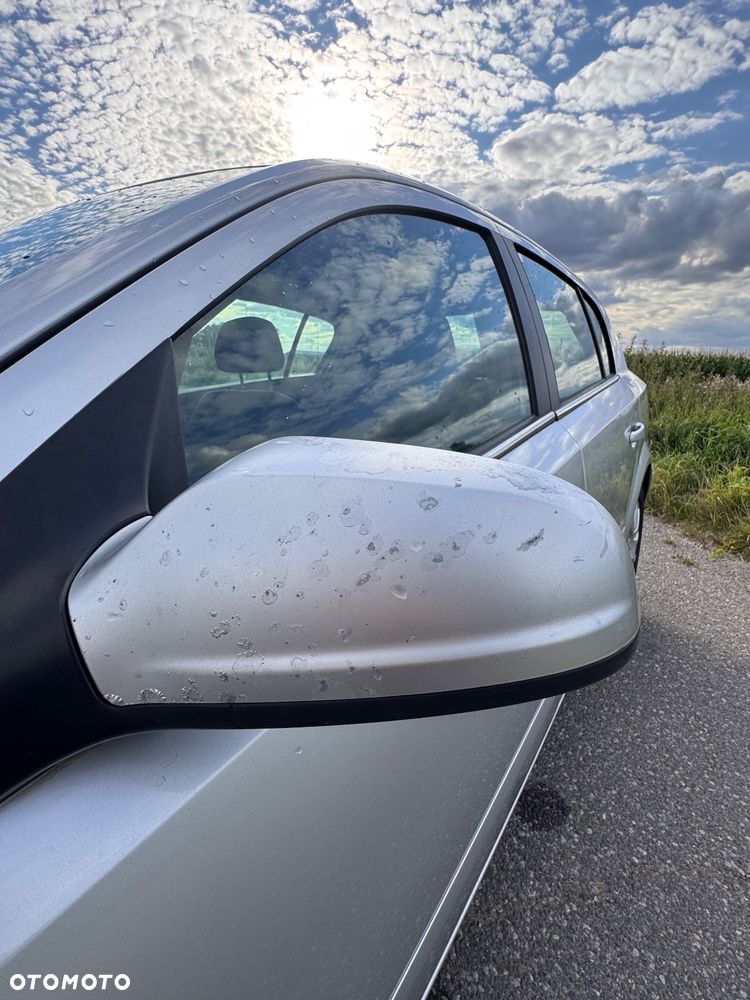 Opel Astra 1.6 Essentia - 12