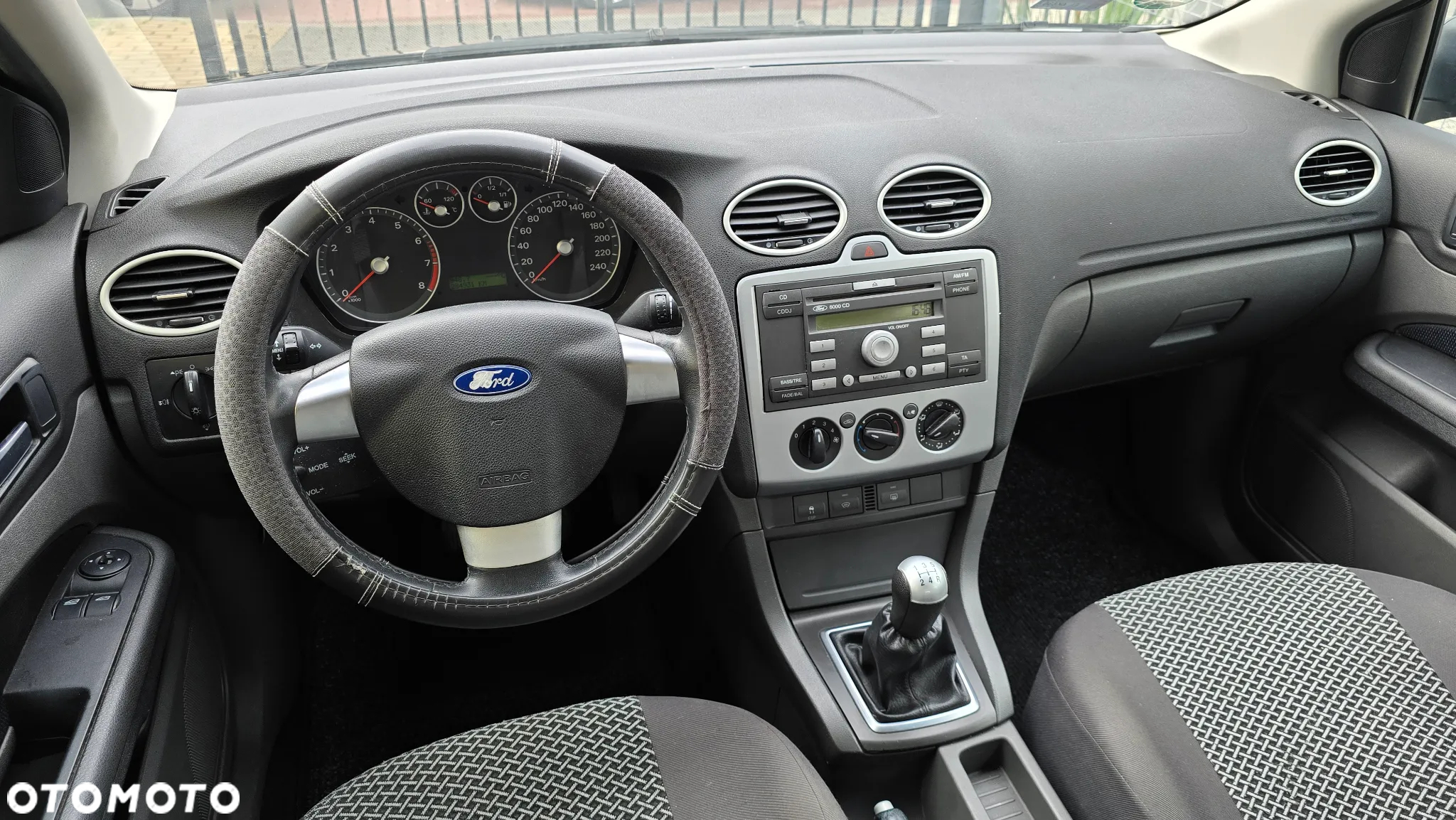 Ford Focus 1.6 Comfort - 6