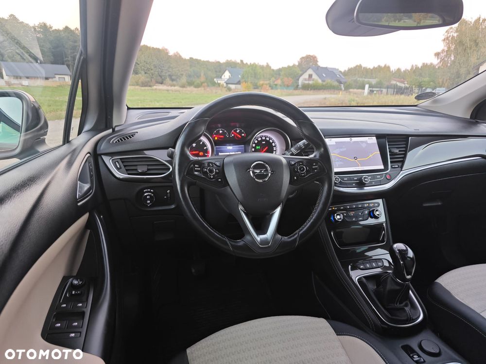 Opel Astra 1.4 Turbo Business - 19