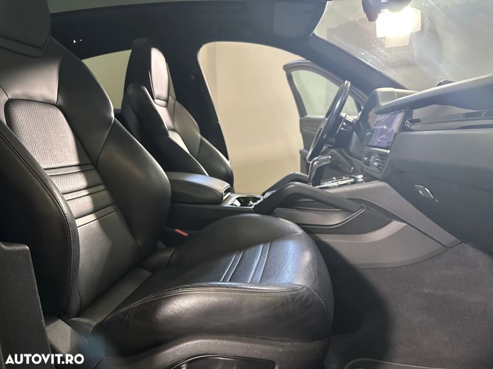 Porsche Cayenne - 12