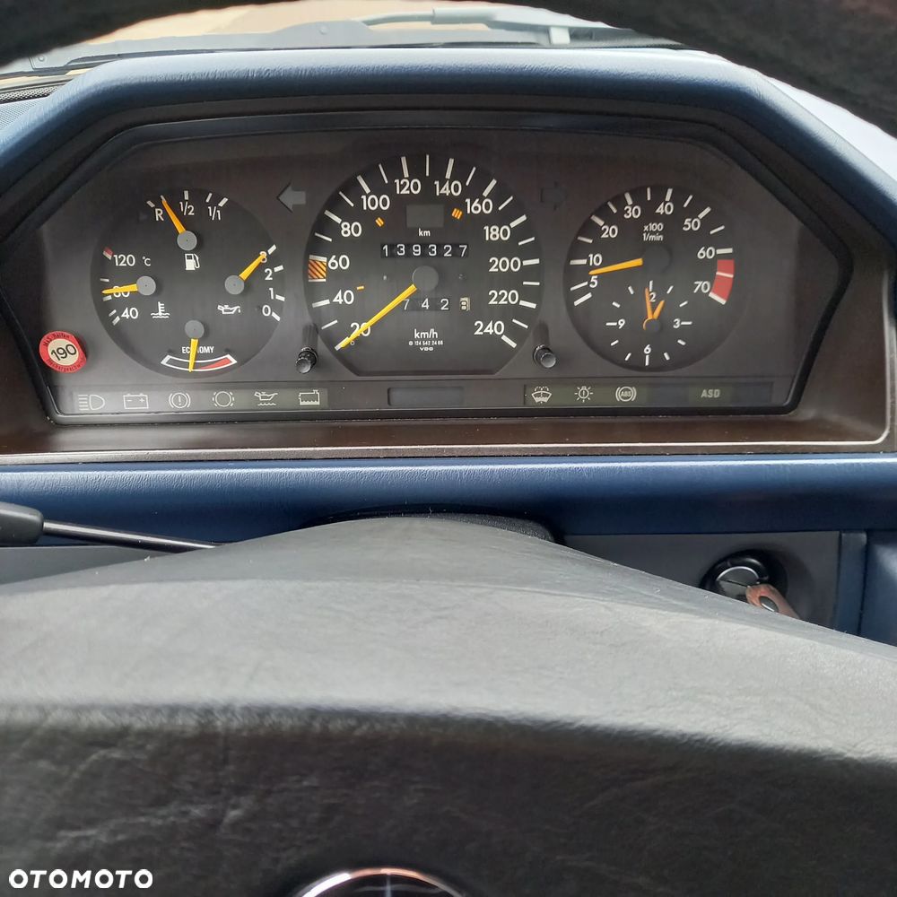 Mercedes-Benz W124 (1984-1993) - 33