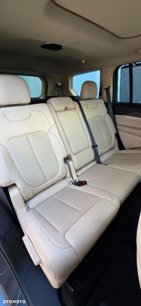 Jeep Grand Cherokee - 31