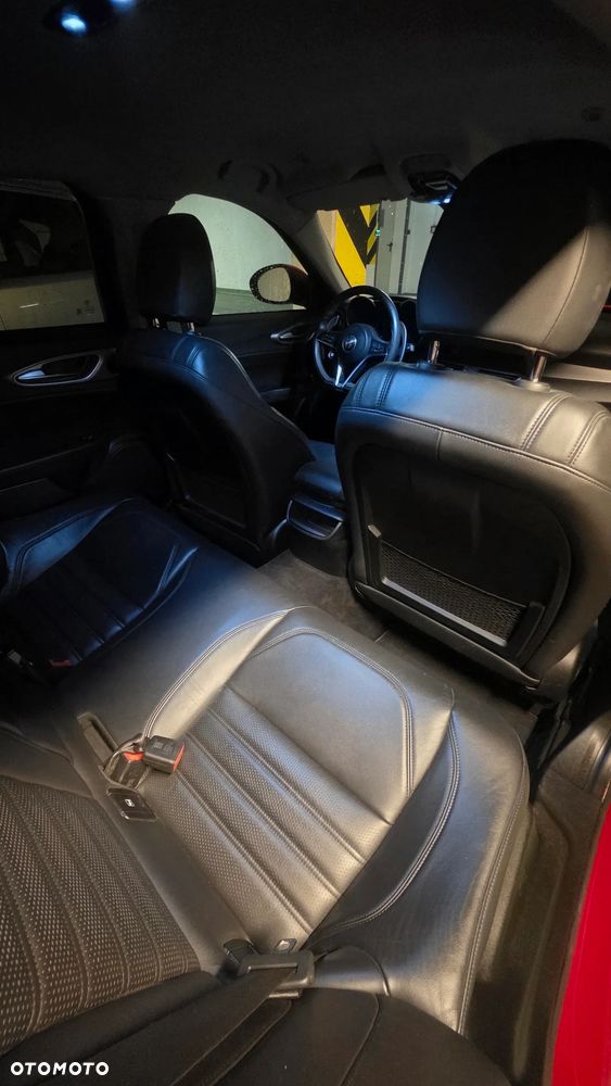 Alfa Romeo Giulia 2.0 Turbo Veloce Q4 - 18