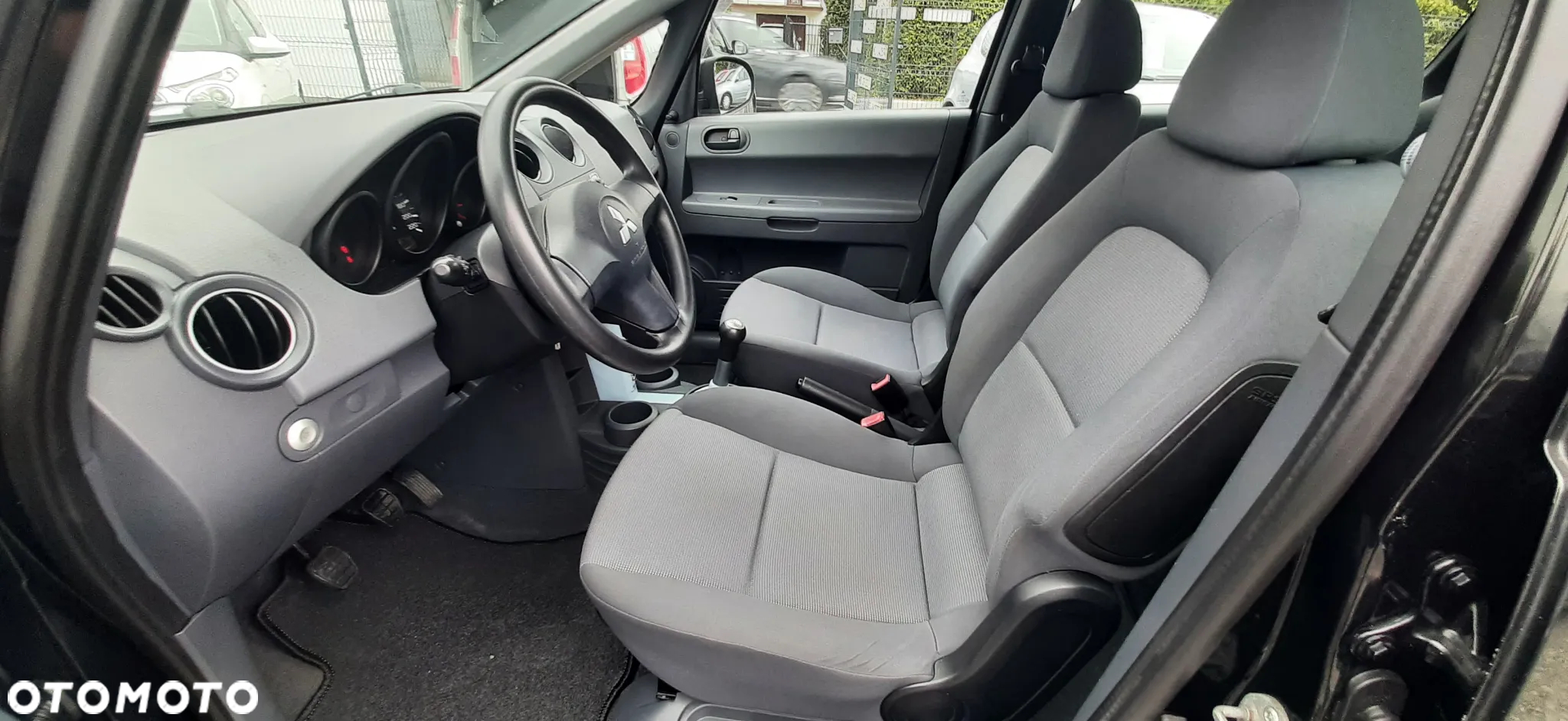 Mitsubishi Colt - 7