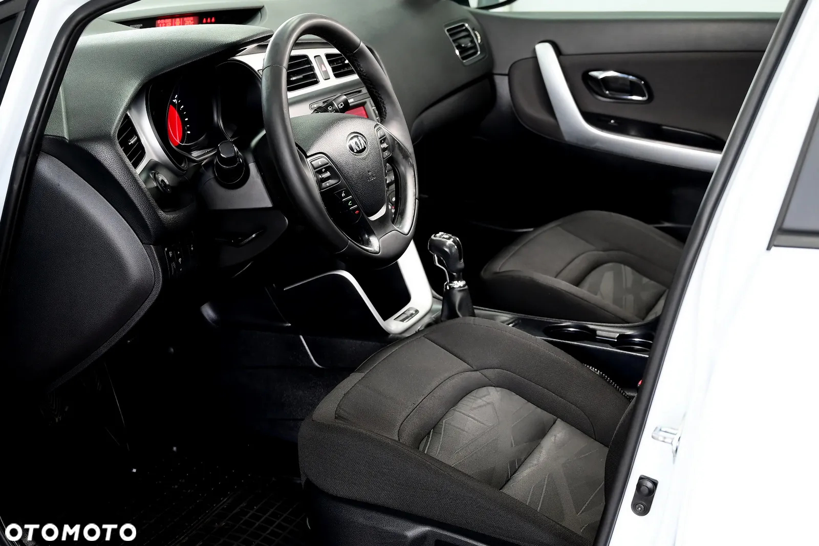 Kia Ceed - 7