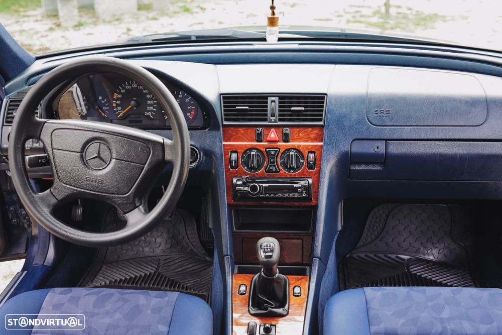 Mercedes-Benz C 180 Classic - 11