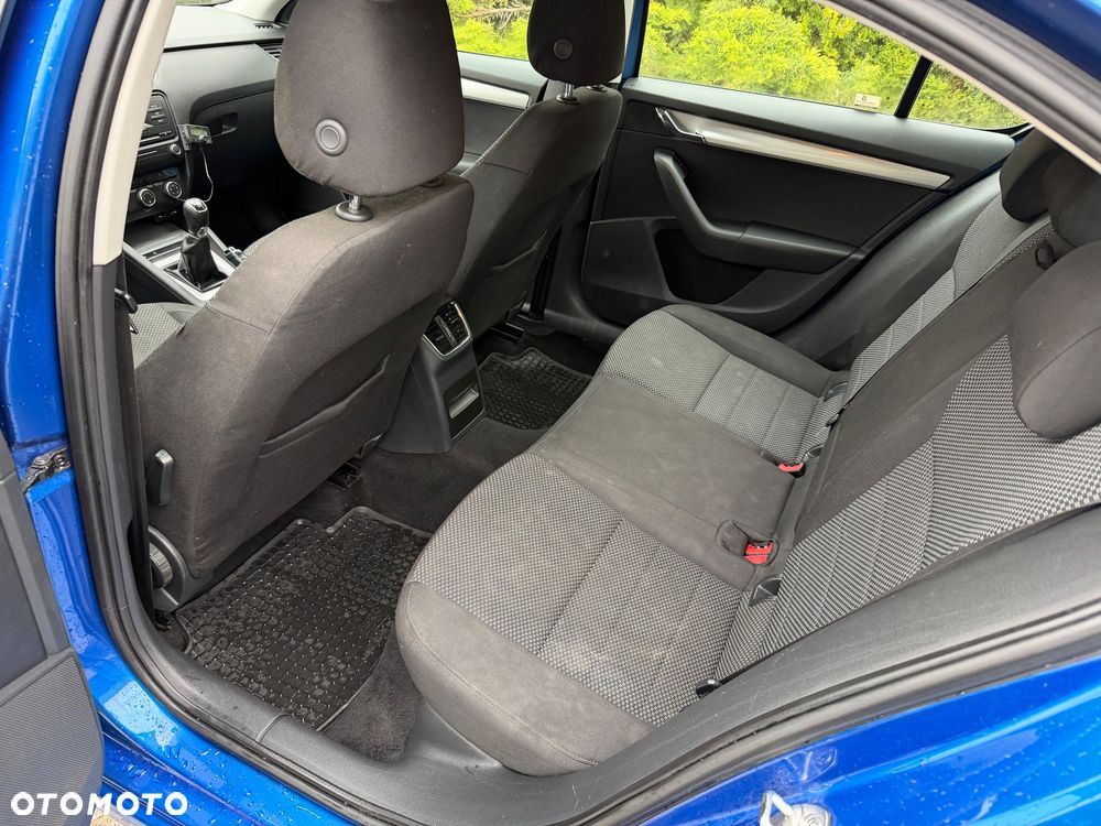Skoda Octavia 1.6 TDI Active - 10