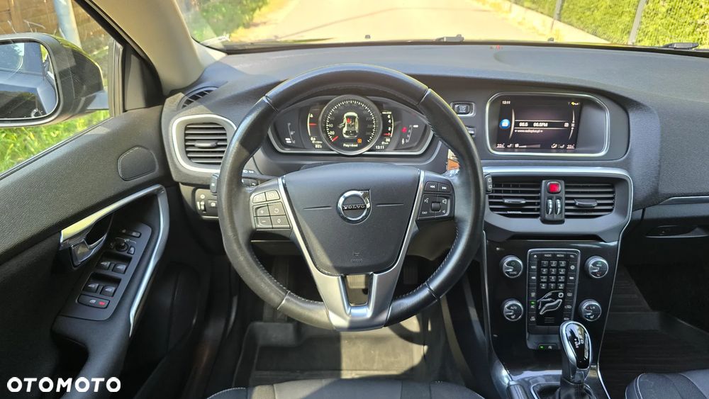 Volvo V40 T4 Drive-E Momentum - 11