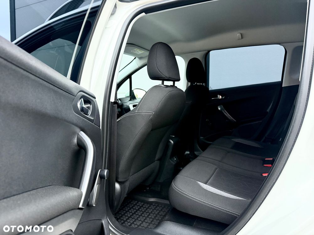 Peugeot 2008 1.2 Pure Tech GPF Allure S&S - 28