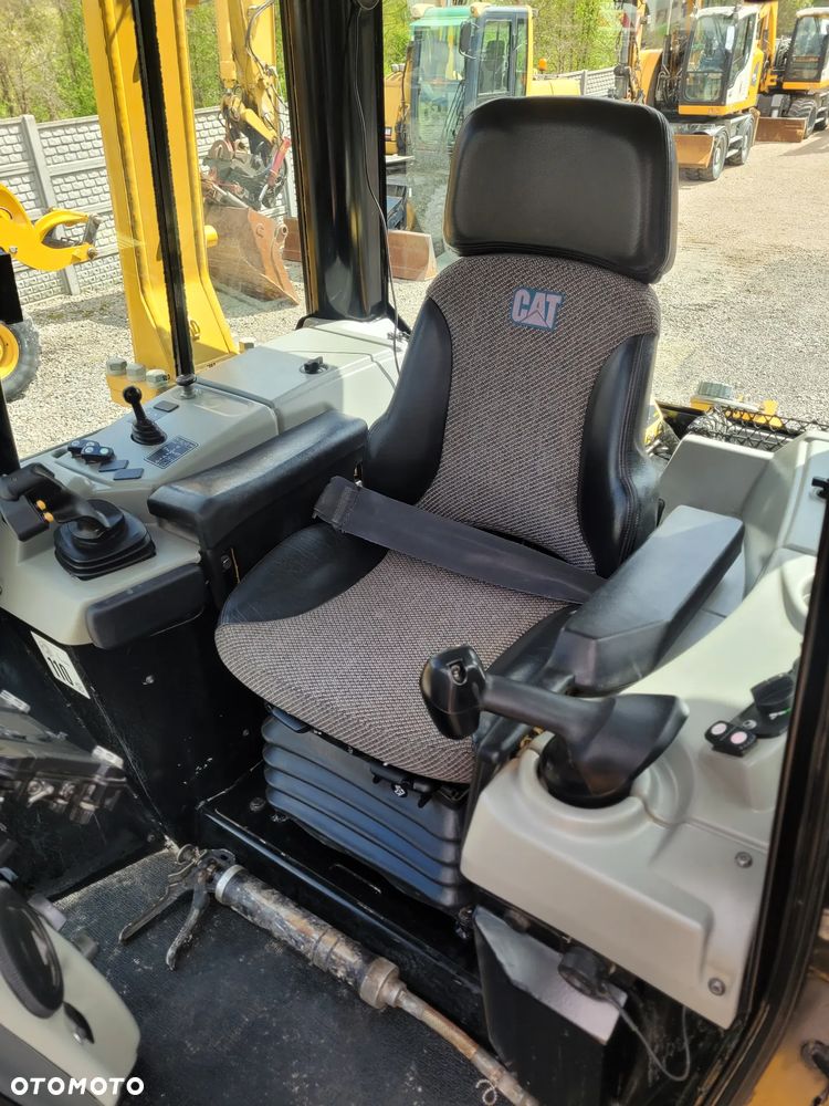 Caterpillar CAT D6N LGP / 5070h / zrywak / system niwelacji GPS 3D / - 18