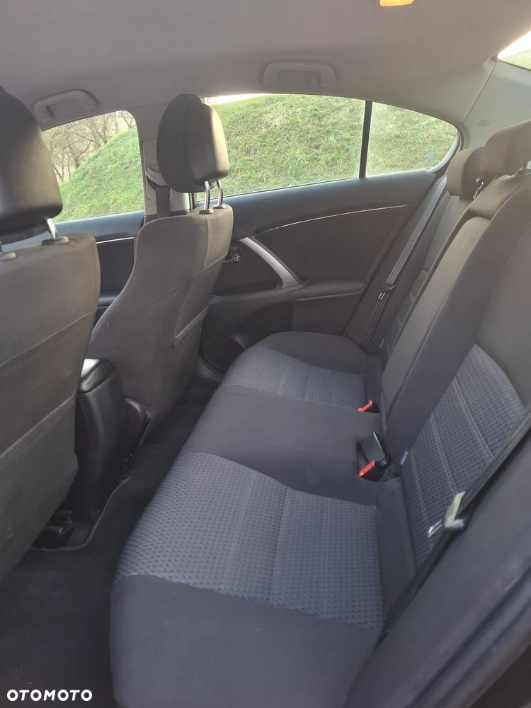 Toyota Avensis 2.0 D-4D Sol - 3