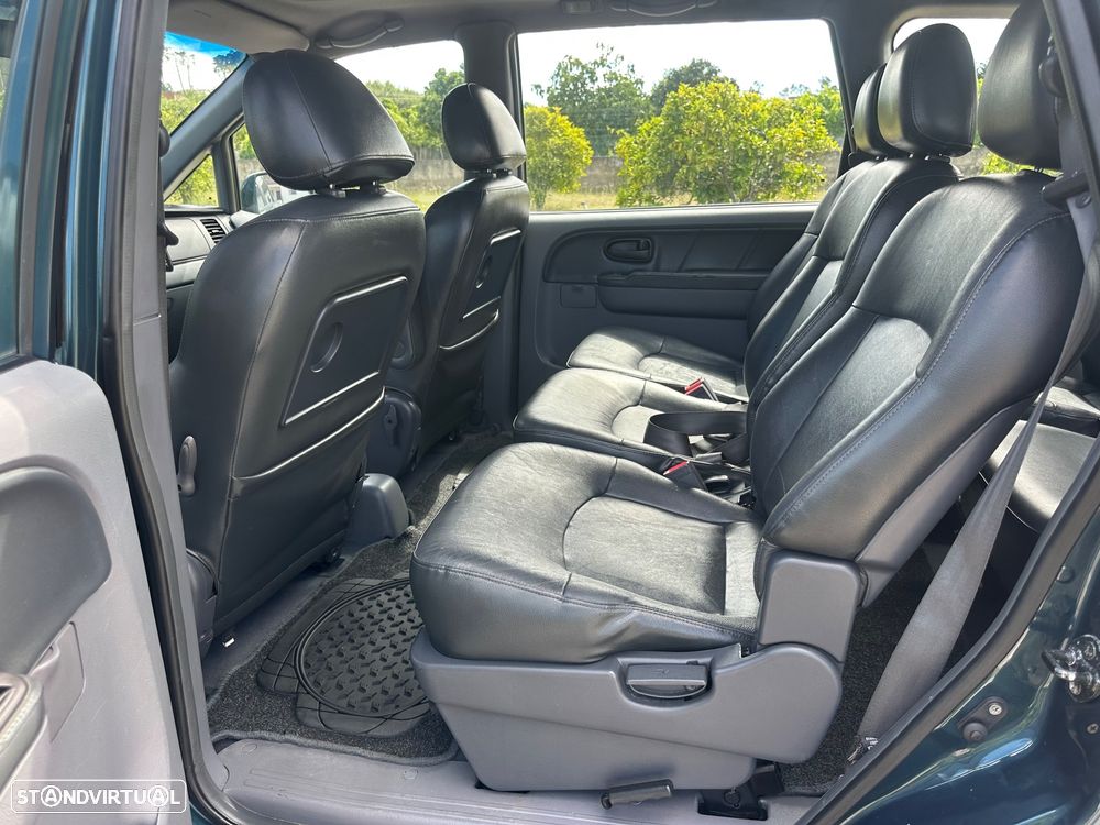 Hyundai Trajet 2.0 CRDi GLS - 16
