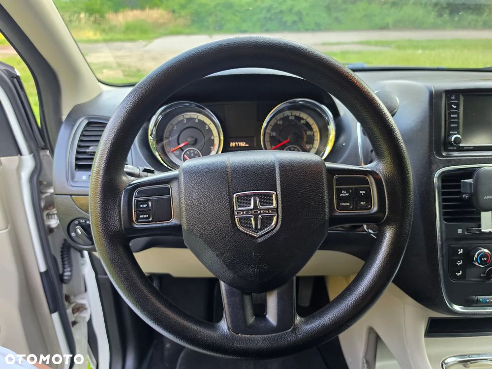 Dodge Grand Caravan - 18