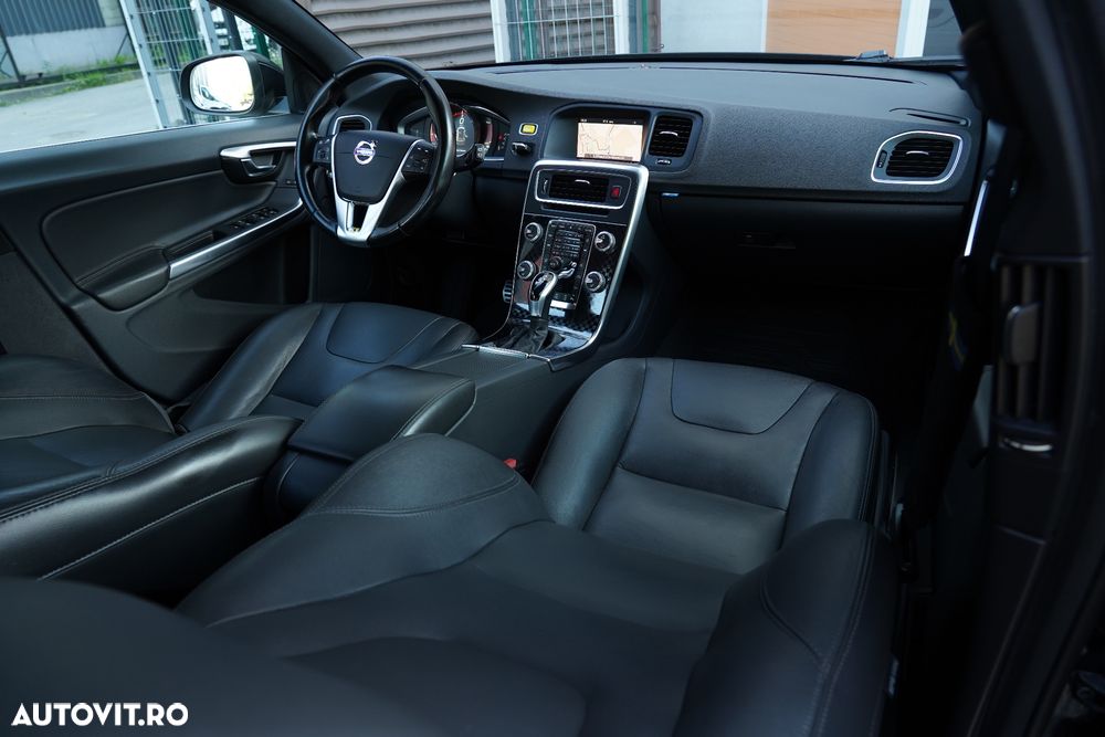 Volvo V60 D4 Geartronic Summum - 33
