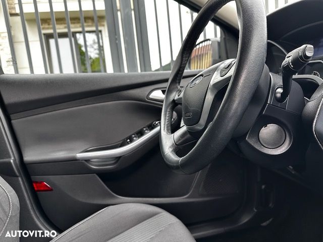 Ford Focus 1.6 TDCI DPF Titanium - 10