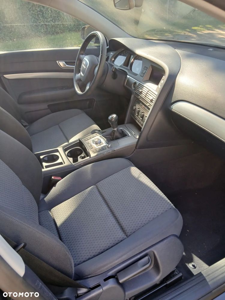 Audi A6 Limousine 2.4 - 6