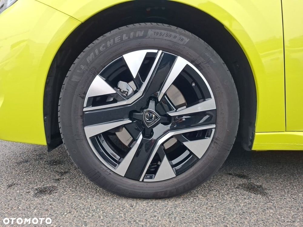 Peugeot 208 - 11