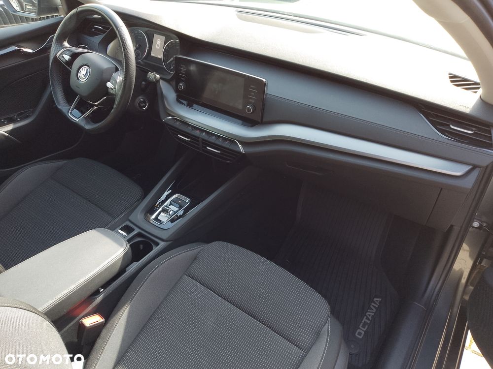 Skoda Octavia 2.0 TDI Ambition DSG - 18