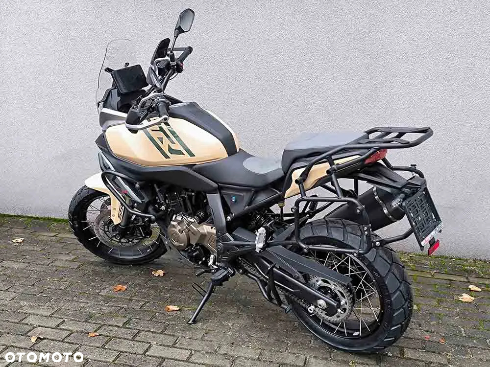 QJMOTOR SRT 600SX - 18
