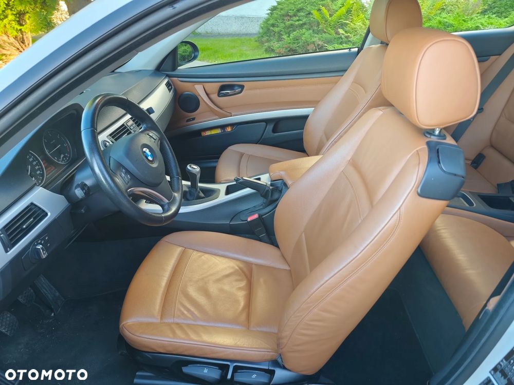 BMW Seria 3 320d Coupe - 8