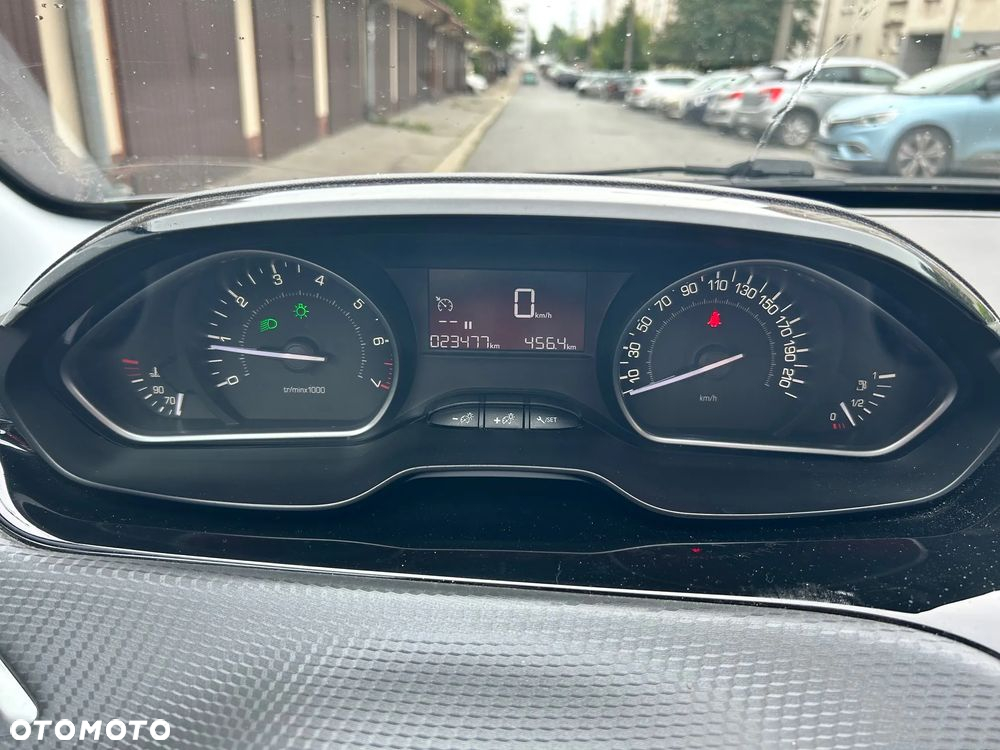 Peugeot 2008 1.2 Pure Tech Style - 10