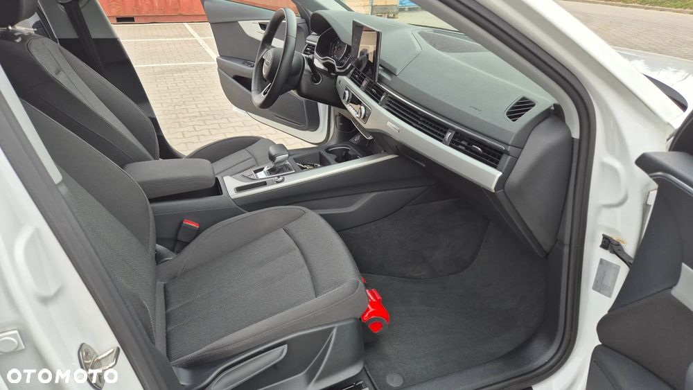 Audi A4 Avant 45 TFSI quattro S tronic - 17