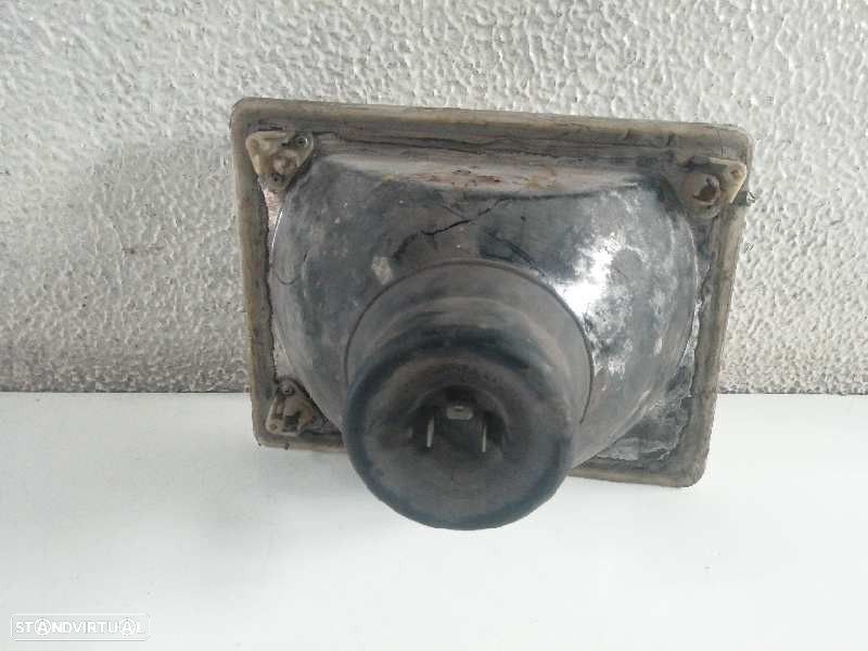 FAROL DIREITO FIAT FIORINO FURGÃO - 2