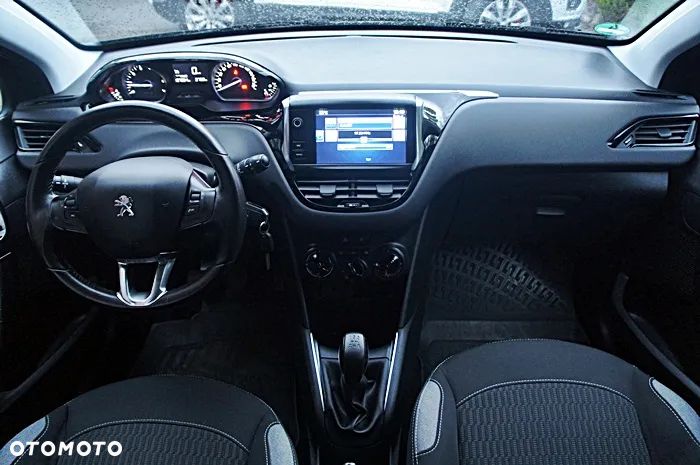Peugeot 208 1.2 PureTech Allure - 5