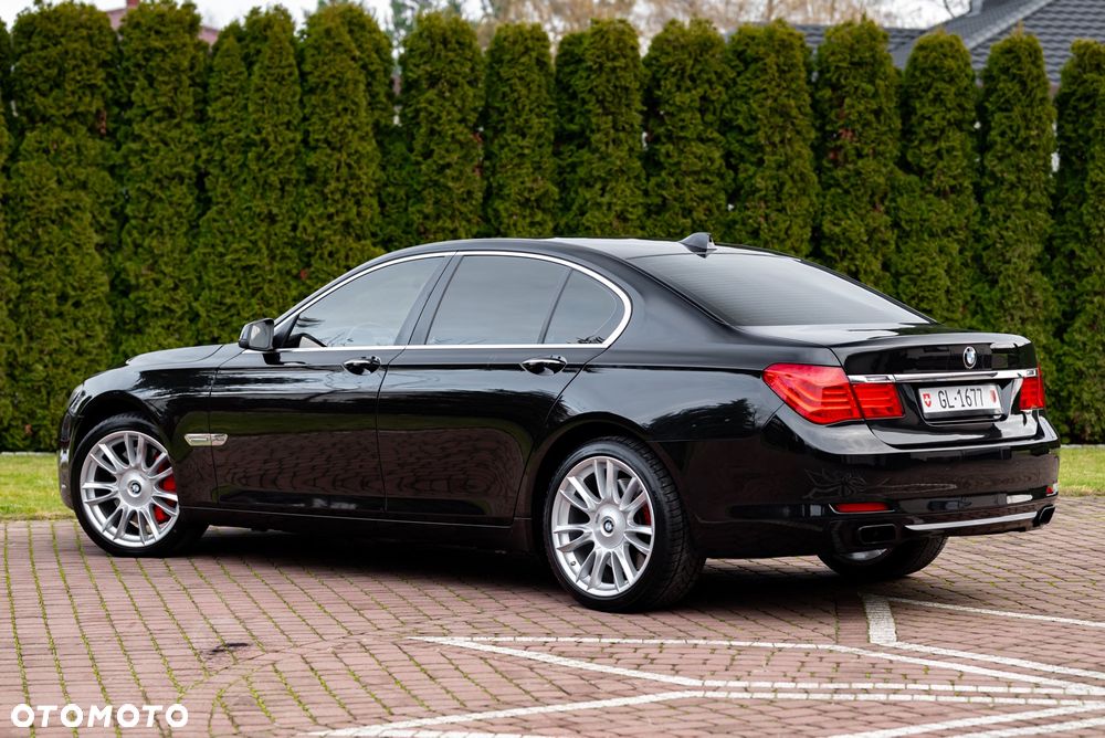 BMW Seria 7 750i xDrive - 14