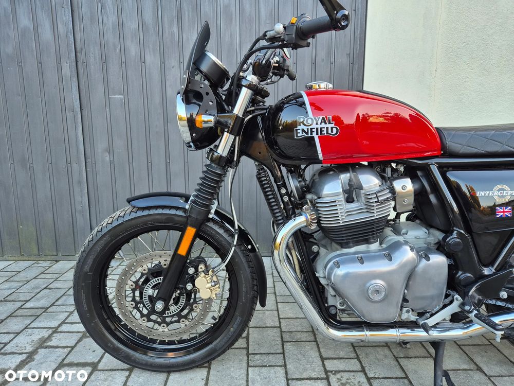 Royal Enfield Interceptor - 4