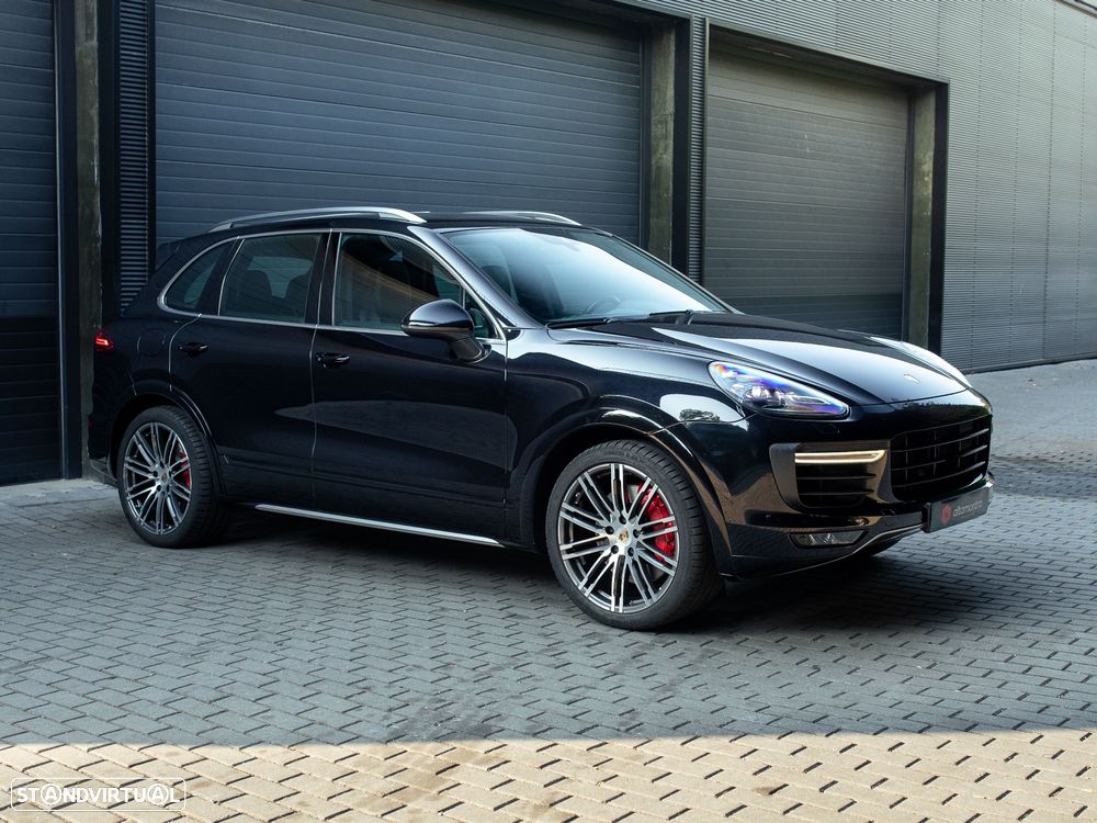 Porsche Cayenne Turbo Tiptronic S - 2