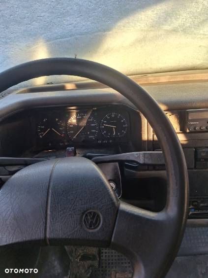 Volkswagen Transporter - 2