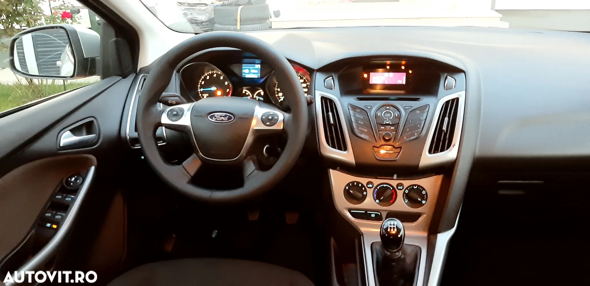 Ford Focus Turnier 1.6 Ti-VCT Champions Edition - 16