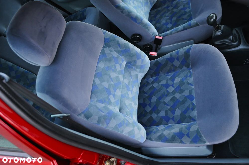 Renault Megane 1.6 RN - 23