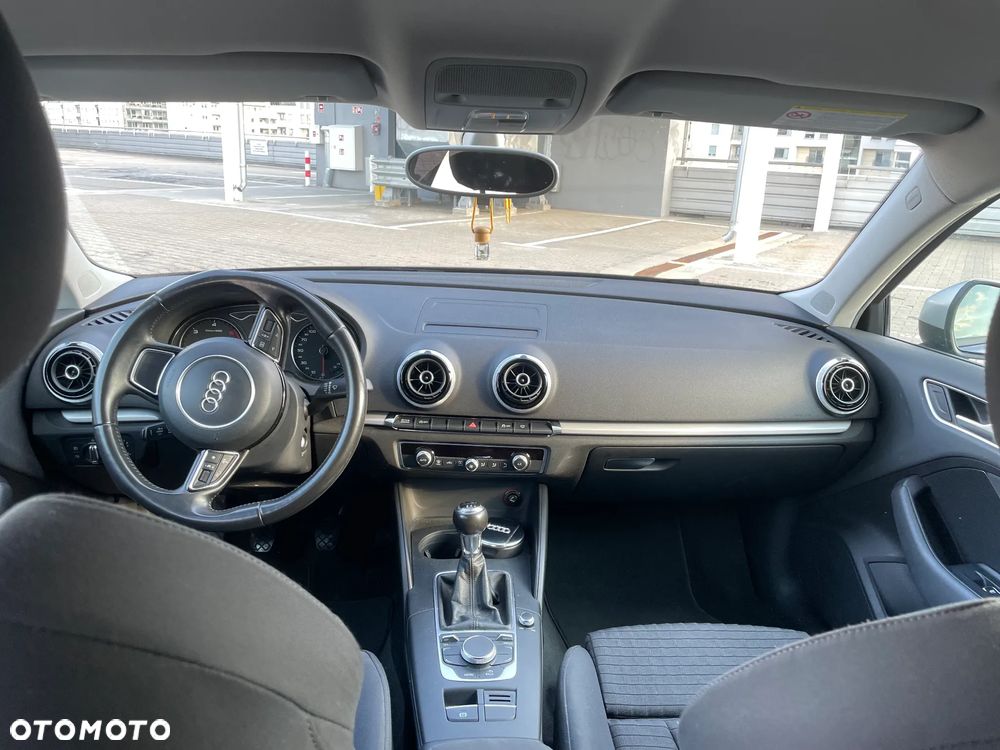 Audi A3 Sportback 2.0 TDI Ambiente - 17