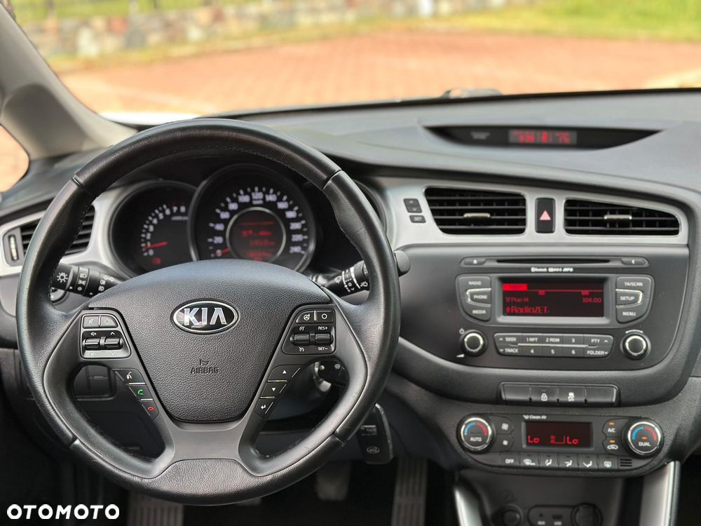Kia Ceed 1.6 GDI Business Line - 12