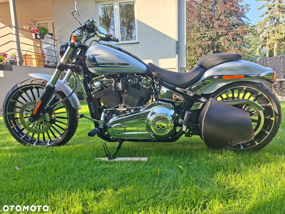 Harley-Davidson FXSB Breakout - 3