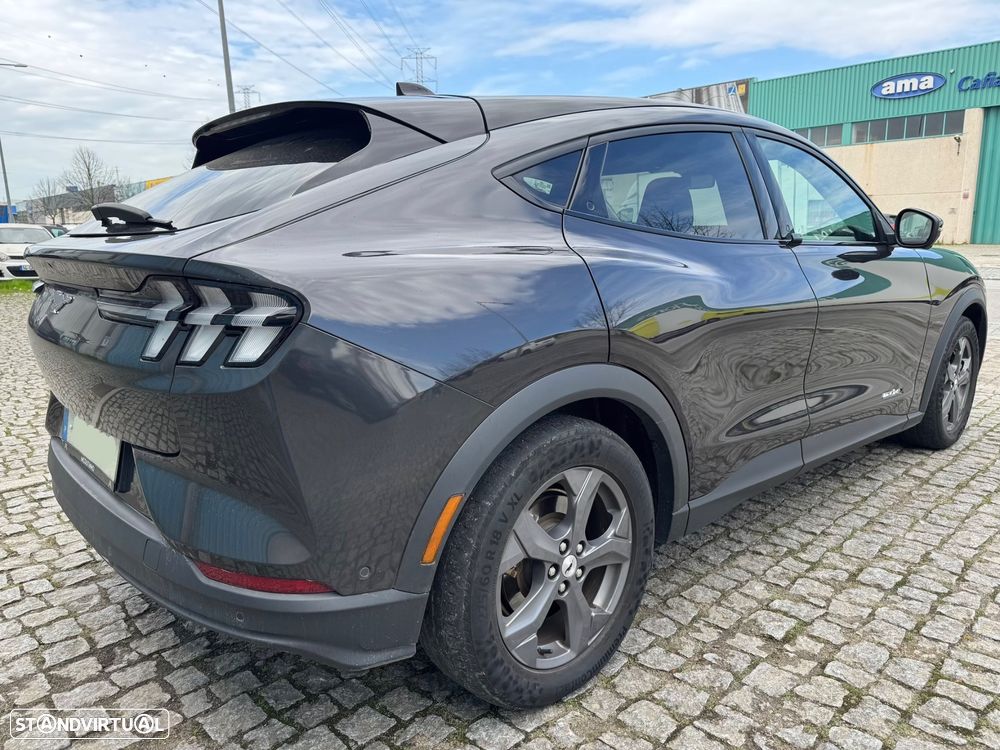 Ford Mustang Mach-E - 9