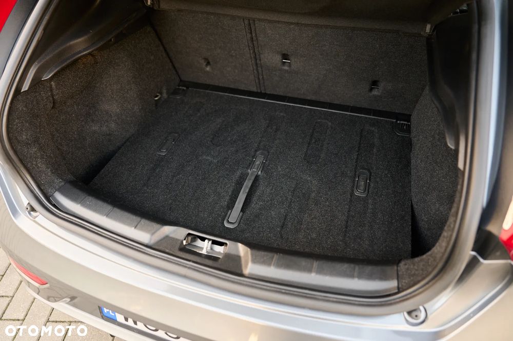 Volvo V40 D3 Geartronic RDesign - 21