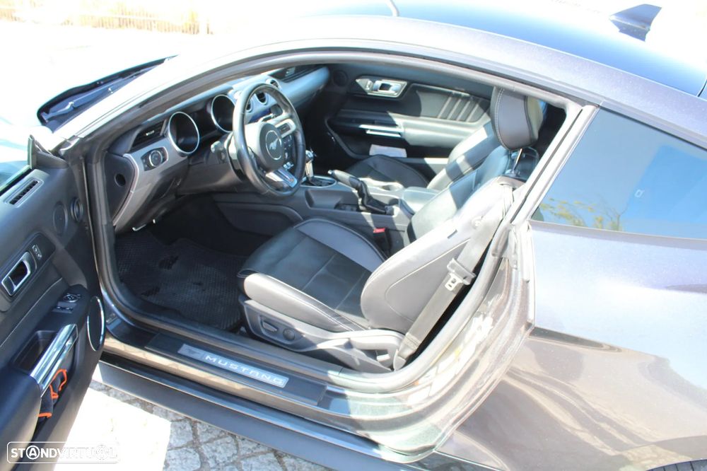Ford Mustang - 10