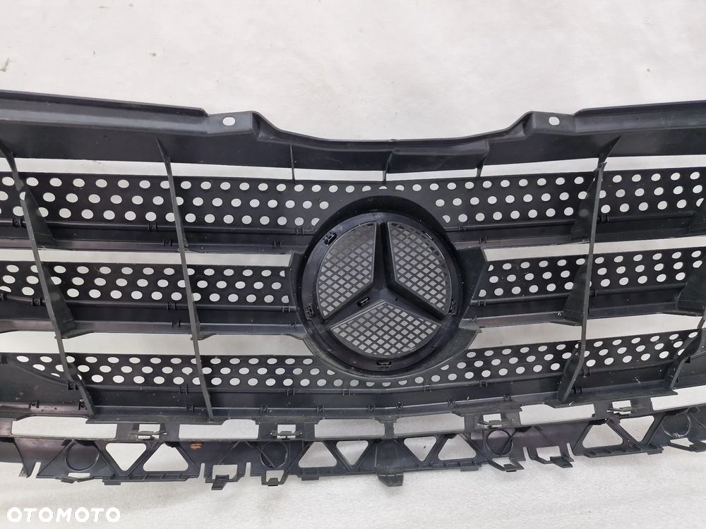 MERCEDES SPRINTER W906 LIFT 13- ATRAPA / GRILL PRZEDNI PRZÓD , NR A9068880523 / A9068800785 / A9068800885 , NR AUKCJI GL806 - 12
